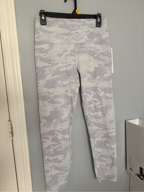 lululemon athletica women White and Light Gray Camo Leggings